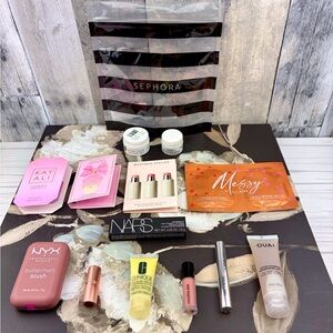 NEW Sephora Beauty Insider 14 Piece Beauty and Skincare Sample Set.